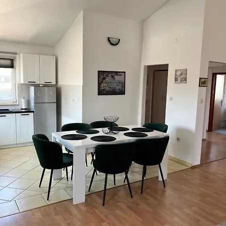 Kaja Apartment
