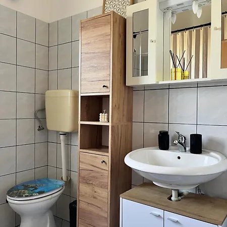 Kaja Apartment *